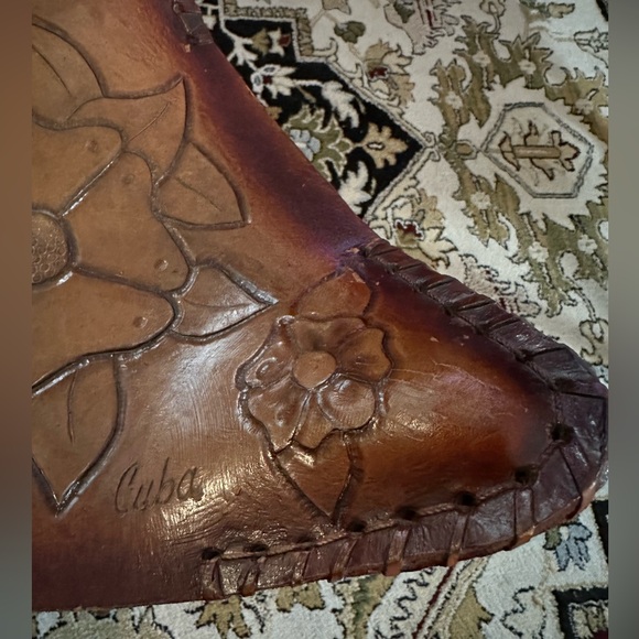 Leather Folding ‘Horse Saddle Style’ 3 Leg Stool - Picture 5 of 9